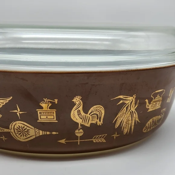 Vintage Pyrex Early American Design 2.5 Quart Casserole Dish With Lid 045 - Picture 2 of 10